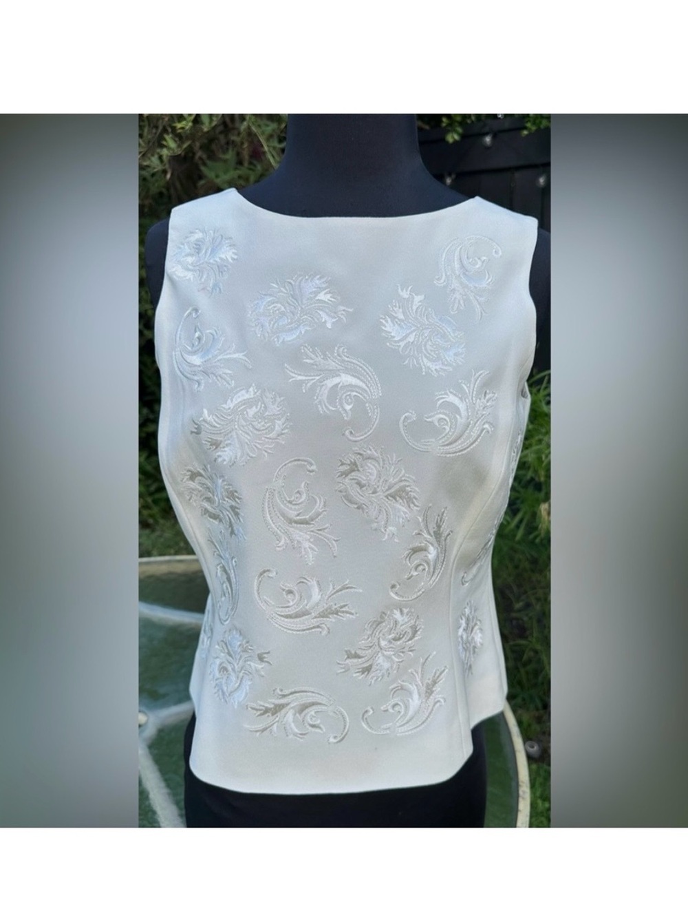 Talbots White Embroidered Sleeveless Top